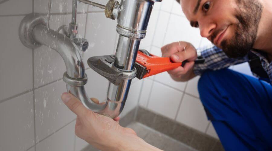 Expert burst pipe repair services in Aliquippa, PA